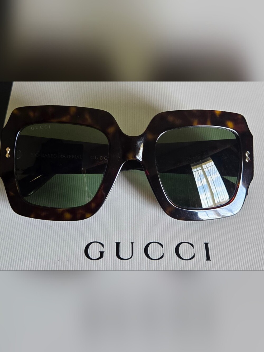 Gucci Amazing Oversized Square Sunglasses GG1111s 002